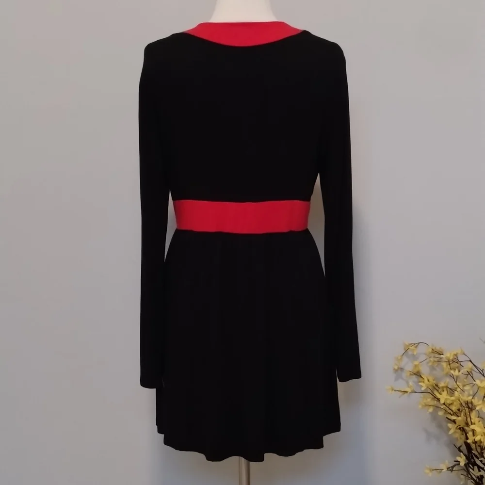 New York & Company Retro Mod Colorblock Dress L Long Sleeve Black Red Empire